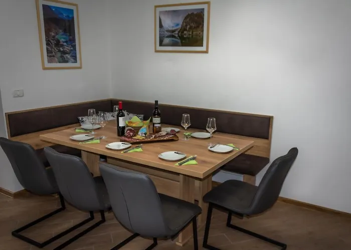 Hisa Bohinc Z Wellnessom * 톨민